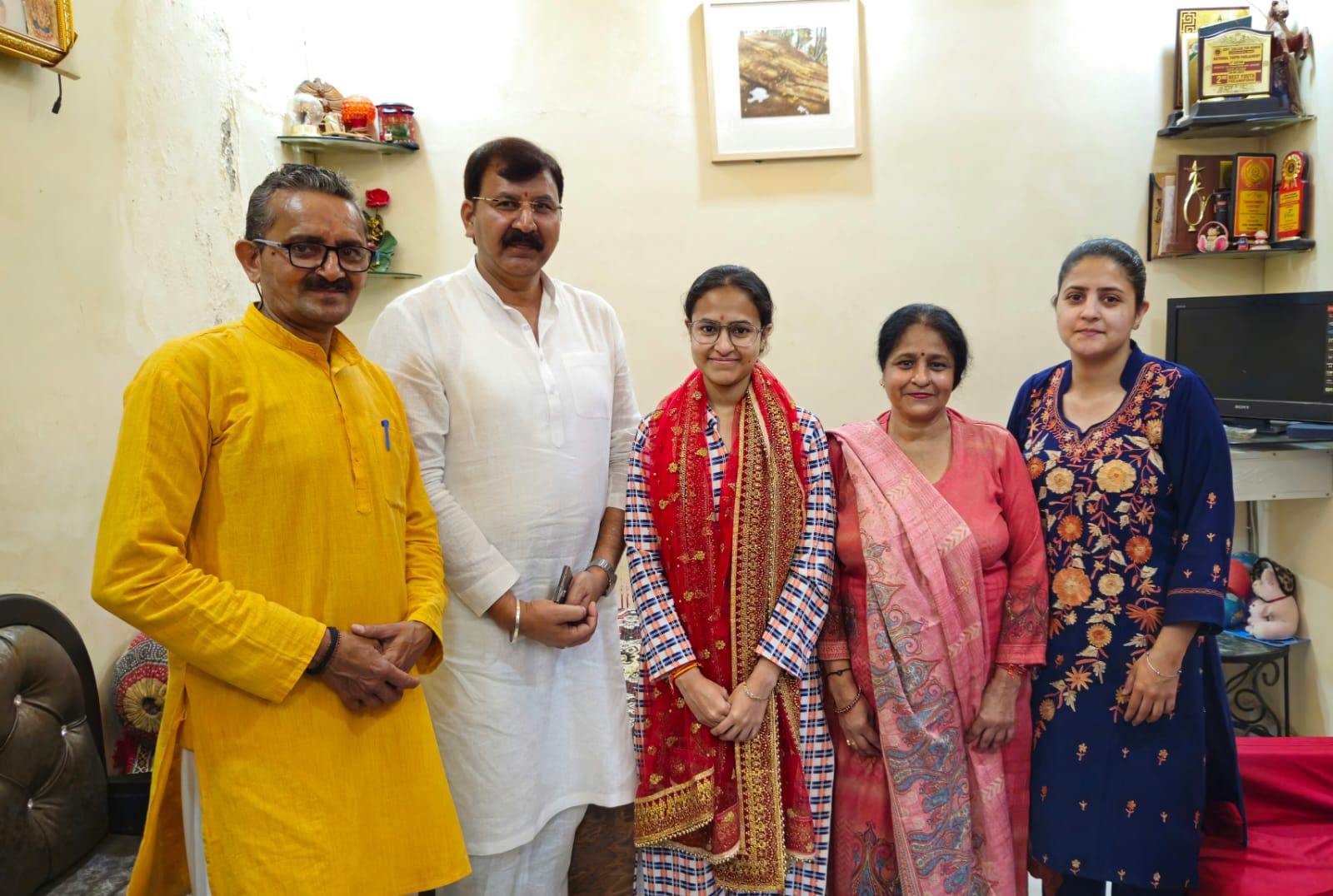 'MLA Arvind Gupta felicitates Sugandha Gupta for securing AIR 207 in UPSC CSE 2025'